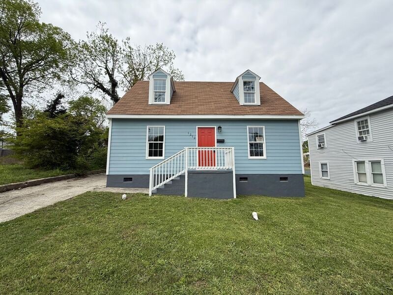 Primary Photo - 1212 Merrick St