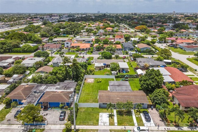 Building Photo - 522 SW 78th Ave