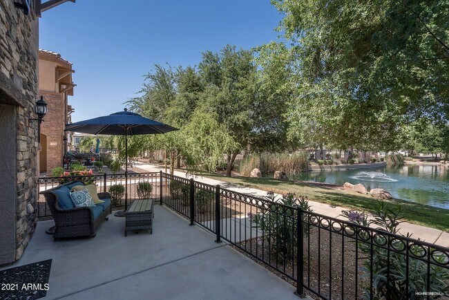 Building Photo - 2740 S Equestrian Dr