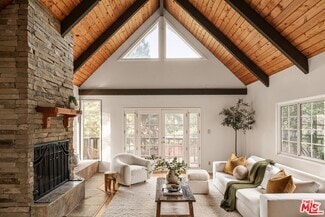Building Photo - 20500 Paradise Ln