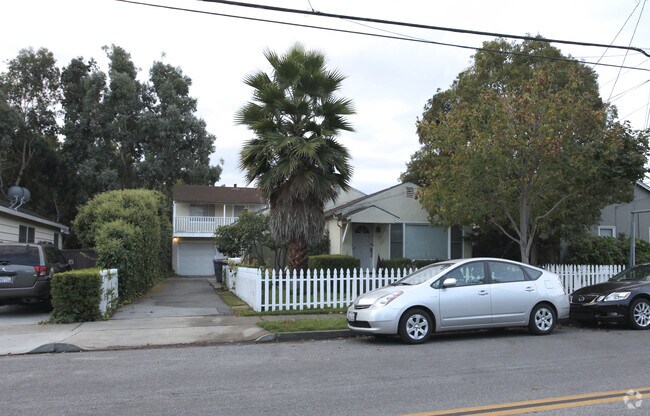 Building Photo - 1681 Latham St