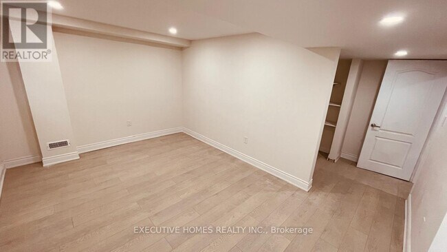 Building Photo - 444 Grindstone Trl