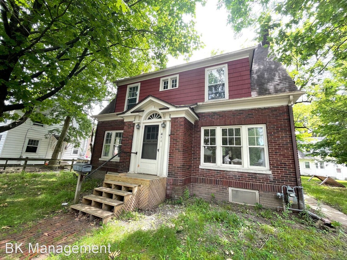 Primary Photo - 3 br, 1 bath House - 411 W Stadium Ave