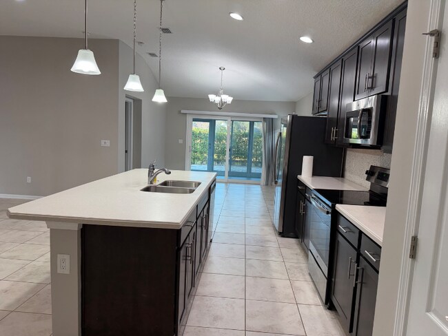 Foto del edificio - 94003 Woodbrier Cir