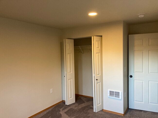 Foto del edificio - 769-712 12th St