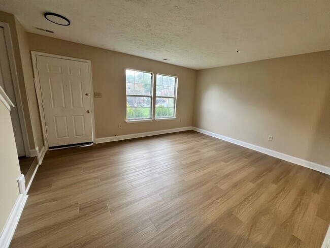 Foto del edificio - 5810 Springfish Pl