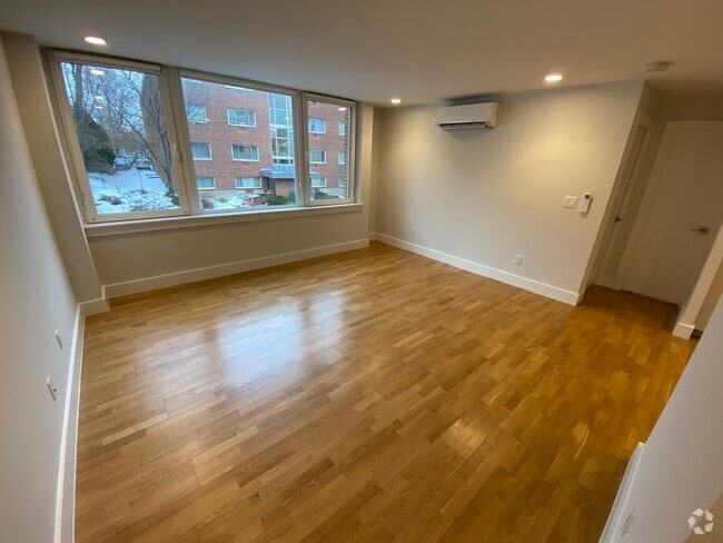 Building Photo - 336 Harvard St