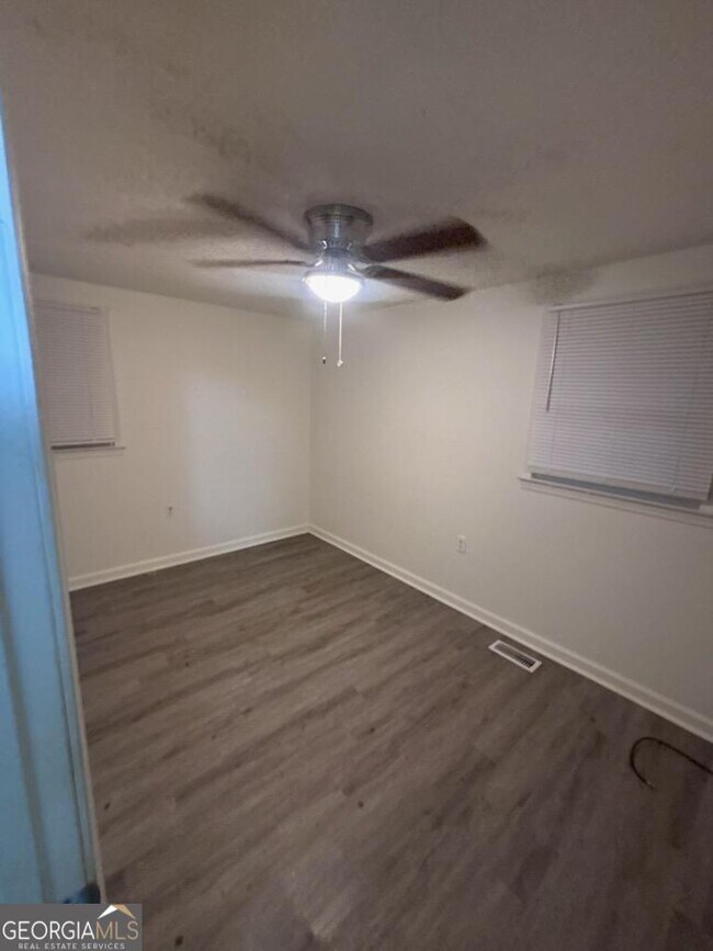 Foto del edificio - 172 Randall Ave