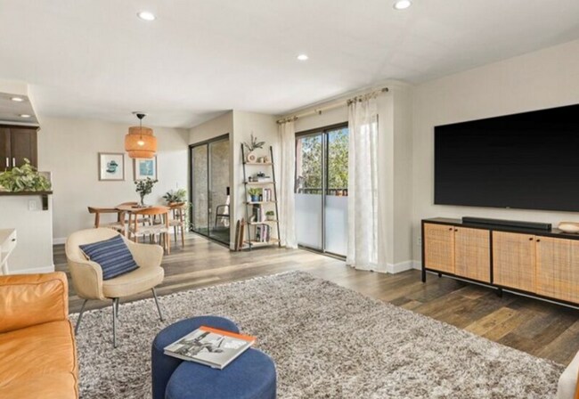 Foto del edificio - 2135 E 4th St