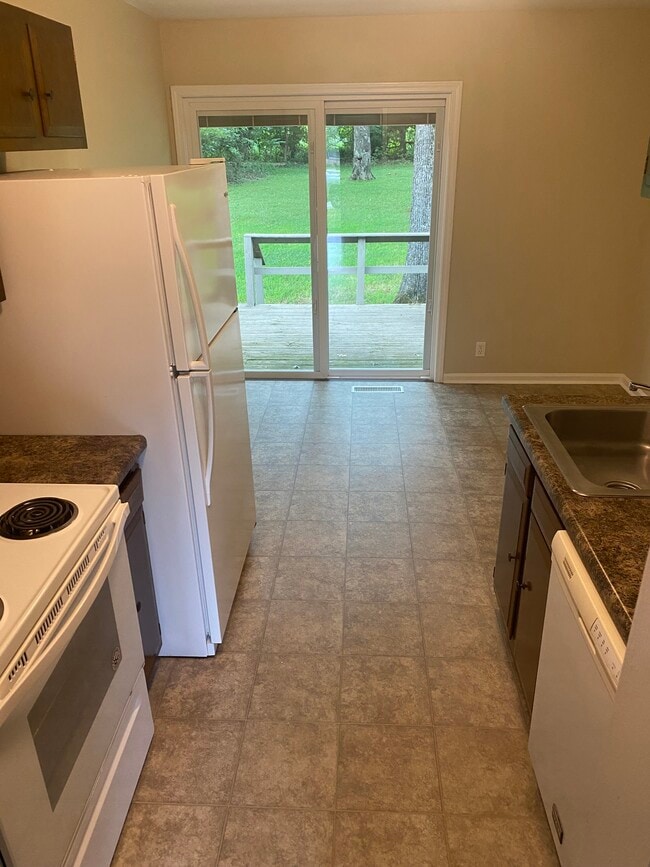 Building Photo - 1316 Diuguid Dr