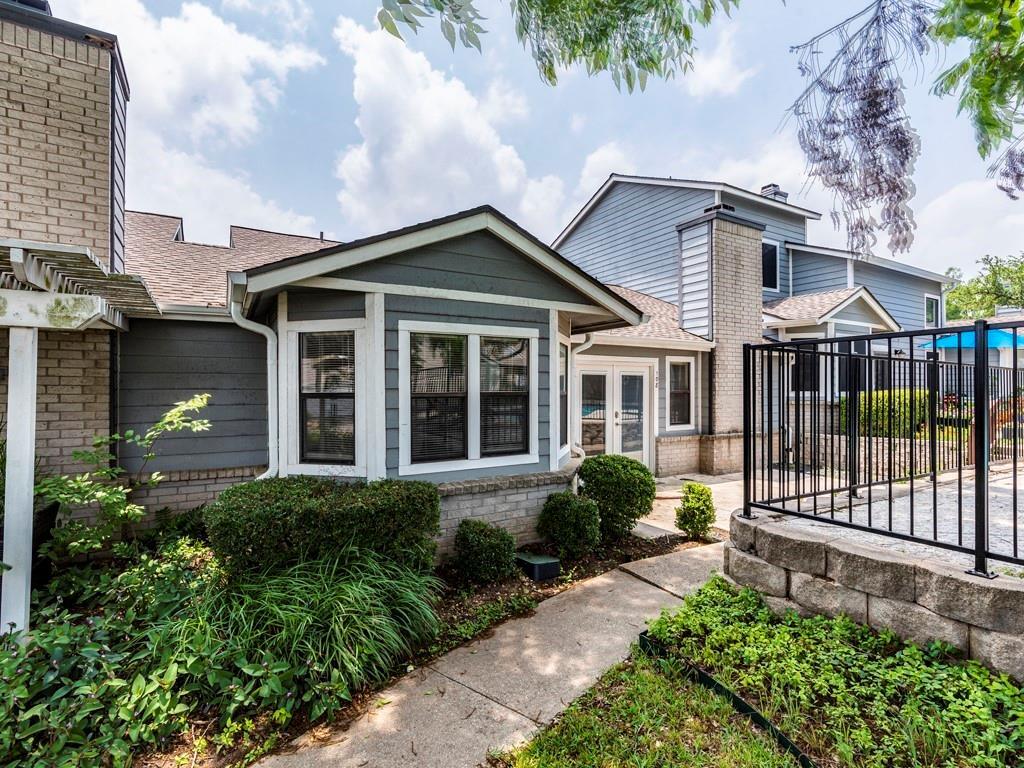Foto principal - 2001 Parker Ln