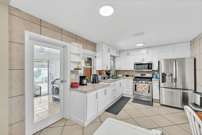 Foto del edificio - 726 N A St