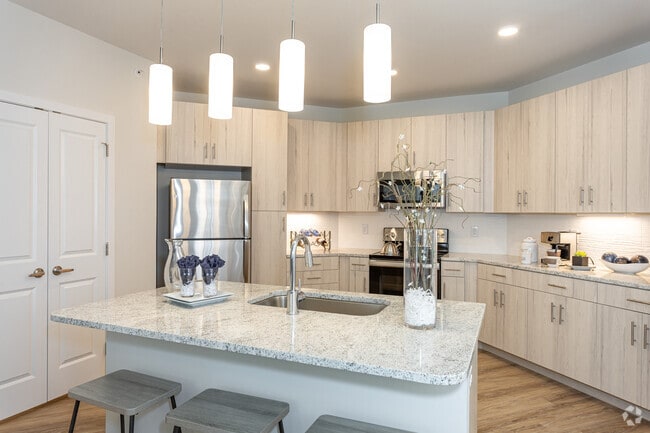 2BR, 2BA - 1089 SF - Altair at the Heights