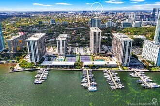 Building Photo - 1901 Brickell Ave