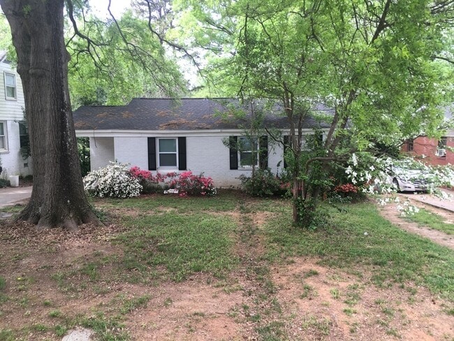 Building Photo - 4207 Dinglewood Ave