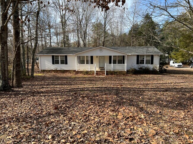 Building Photo - 2039 Vista Rd