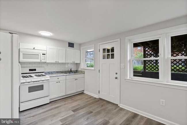 Foto del edificio - 8047 Park Haven Rd