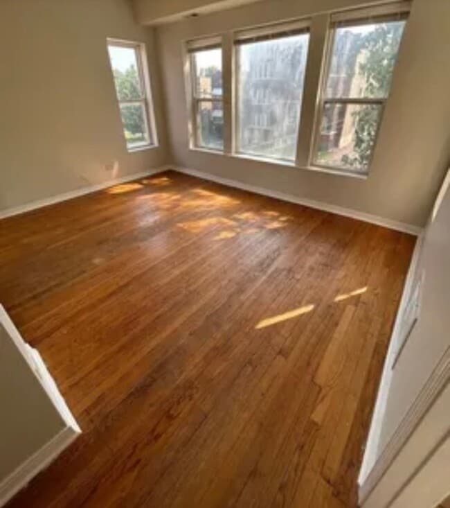 Foto del edificio - 6850 S Dante Ave