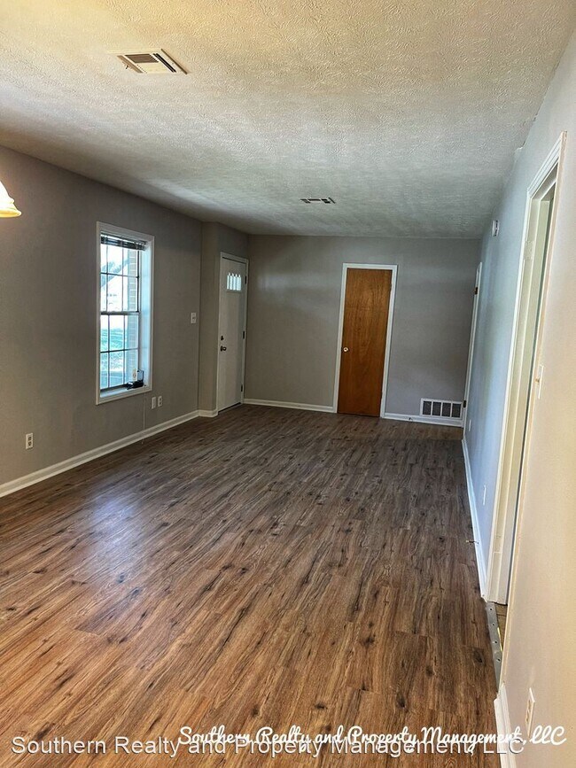 Building Photo - 3 br, 2 bath House - 2720 North Wallace Drive