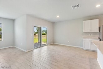 Building Photo - 25361 Doredo Dr