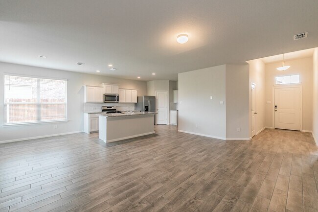 Foto del edificio - Stunning New 4-Bedroom Single-Story Home b...