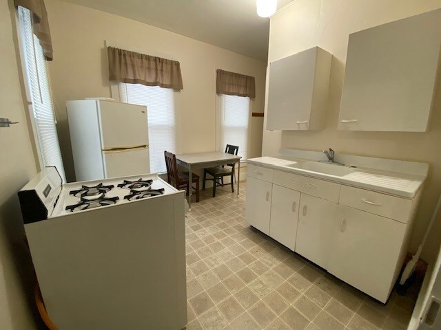 Foto del edificio - 704 E 3rd St