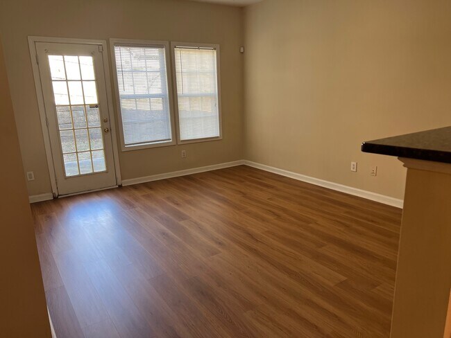 Foto del edificio - 2210 Copper Trail Ln NE