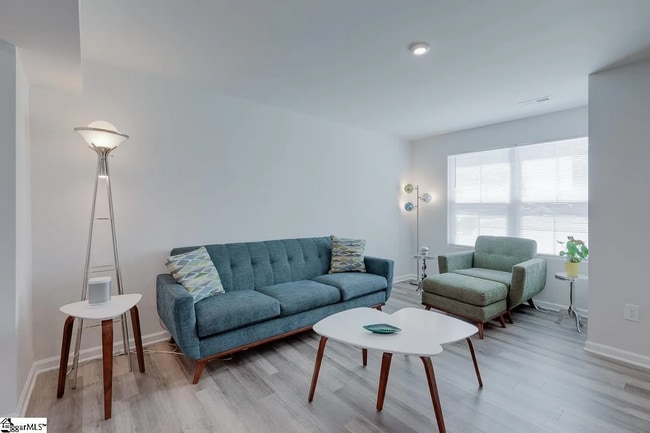 Building Photo - 565 Hampton Townes Dr