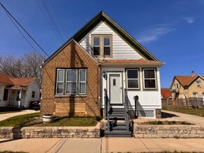 Building Photo - 812 High St