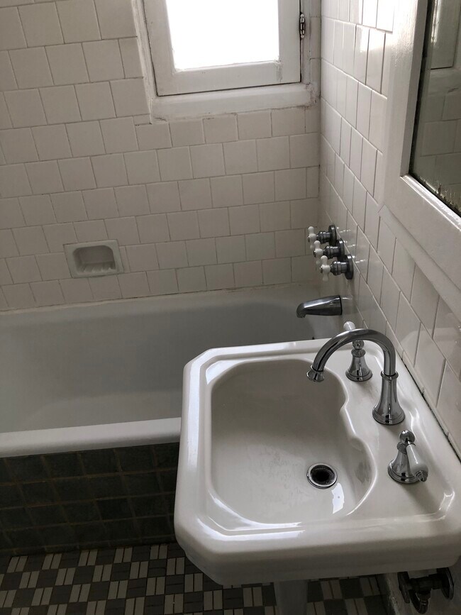 Bathroom - 809 Kodak Dr