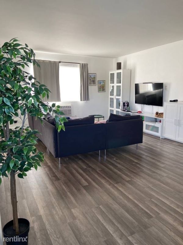 Foto del edificio - 12349 Oxnard St