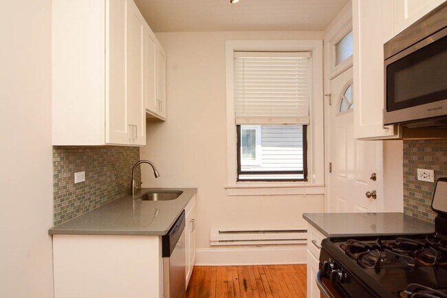 Foto del edificio - 2328 N Rockwell St