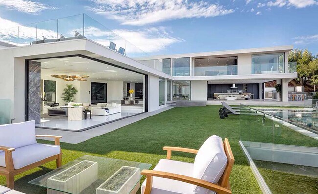 Building Photo - 2110 Hercules Dr