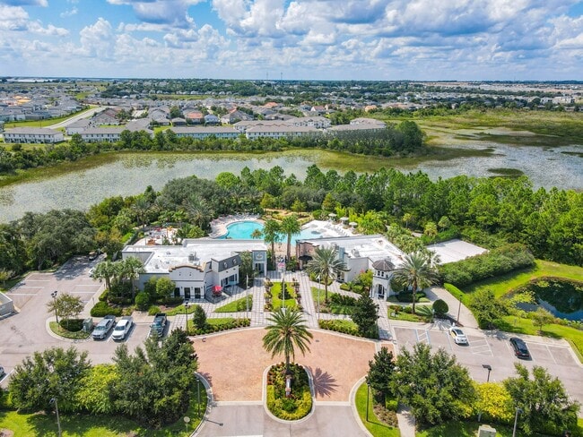 Foto del edificio - 1055 Plantation Ln