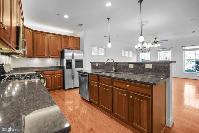 Foto del edificio - 12806 Murphy Grove Terrace