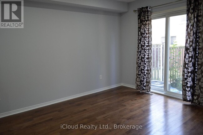 Building Photo - 319 Aspendale Cres