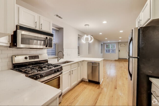 Building Photo - 2621 N Drake Ave