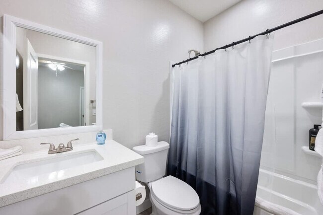 Foto del edificio - 6606 W Paradise Ln