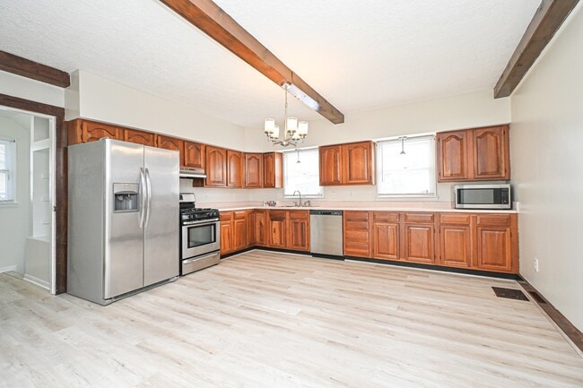 Foto del edificio - 4110 Eileen Dr