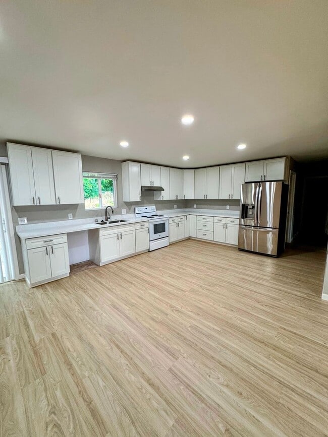Building Photo - 16116 Mistletoe Ln