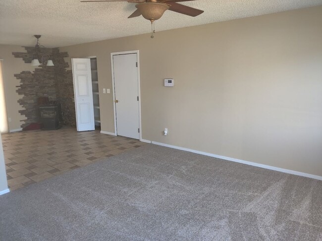 Foto del edificio - Quaint 3 bedroom Ranch Style Home Available!