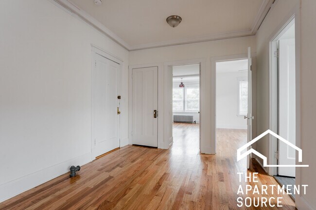 Building Photo - 4918 N Glenwood Ave