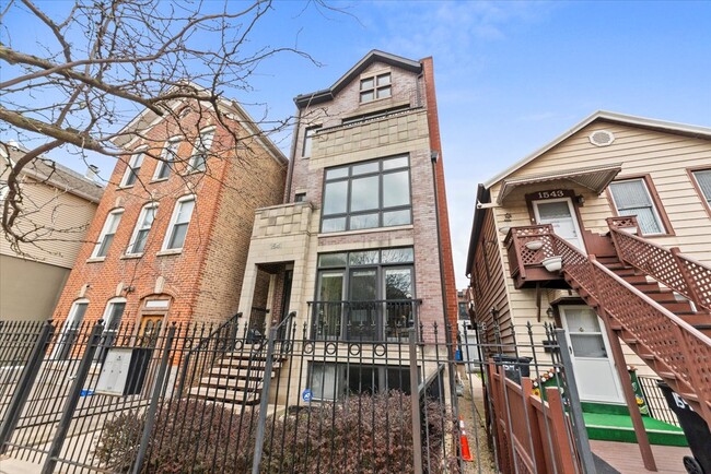 Building Photo - 1541 W Cortez St