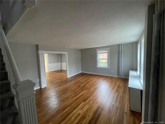 Foto del edificio - 129 Jordan Ln