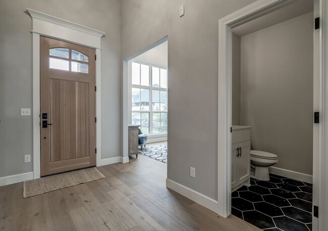 Foto del edificio - Stunning 4 Bedroom/2.5 Bathroom Home in Gated Community ~Built in 2023~