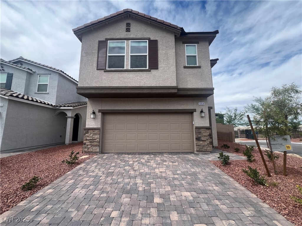 Foto principal - 9058 Rivington Ave
