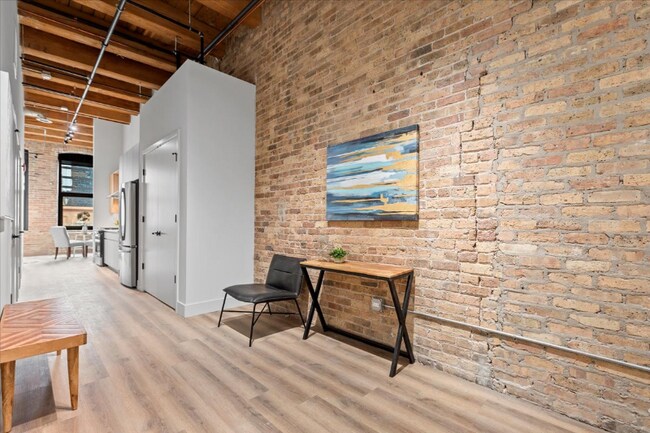 Building Photo - 170 W Ohio St