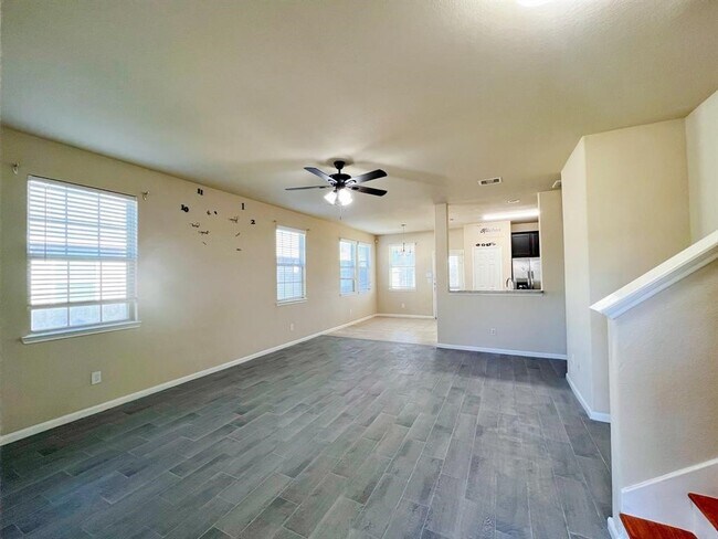 Building Photo - 10126 Larch Creek Ct