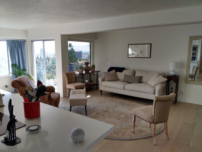 Foto del edificio - 8 E Hillside Ave