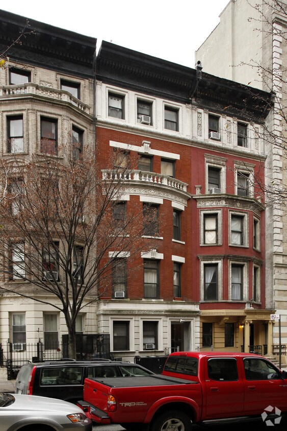 Foto principal - 308 W 109th St